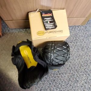 NWT Furishiri Wrap Shoes